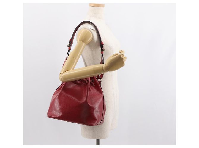 Noe LOUIS VUITTON Borsa a Spalla Petit Noé Epi Rossa M44107 LV Auth 150540 Rosso - vista 25