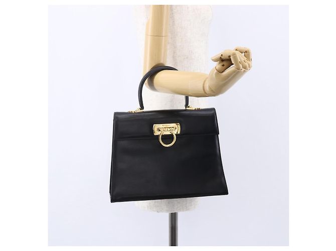 Borsa a mano Gancini in pelle Salvatore Ferragamo oro nero Auth 150953 - vista 22