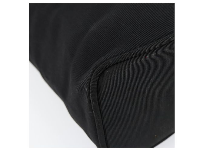 Borsa a spalla Vala in nylon nero e oro Auth 150876 di Salvatore Ferragamo D'oro - vista 16