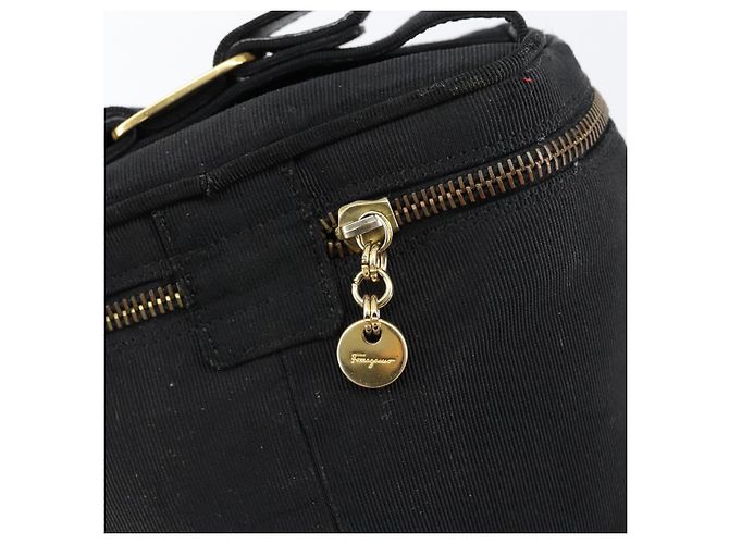 Borsa a spalla Vala in nylon nero e oro Auth 150876 di Salvatore Ferragamo D'oro - vista 18