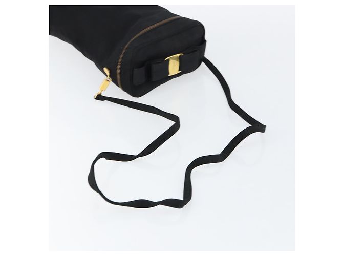 Borsa a spalla Vala in nylon nero e oro Auth 150876 di Salvatore Ferragamo D'oro - vista 8