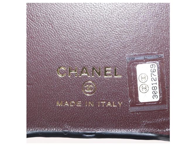Capa para iPhone 13 Pro Max CHANEL Matelasse Chain em pele de cordeiro preta CC Auth BA8062 Preto Dourado - vista 12