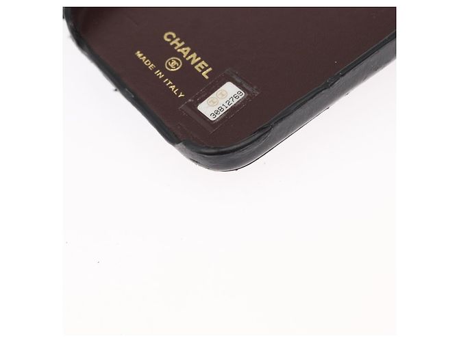 Capa para iPhone 13 Pro Max CHANEL Matelasse Chain em pele de cordeiro preta CC Auth BA8062 Preto Dourado - vista 16