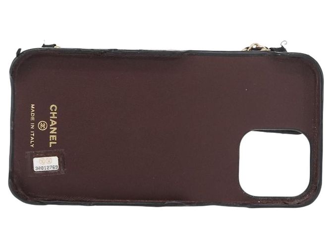 Capa para iPhone 13 Pro Max CHANEL Matelasse Chain em pele de cordeiro preta CC Auth BA8062 Preto Dourado - vista 2