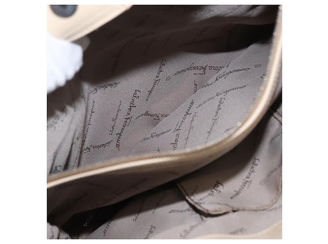 Borsa a mano Gancini in nylon beige e argento di Salvatore Ferragamo Auth ep11986 - vista 11