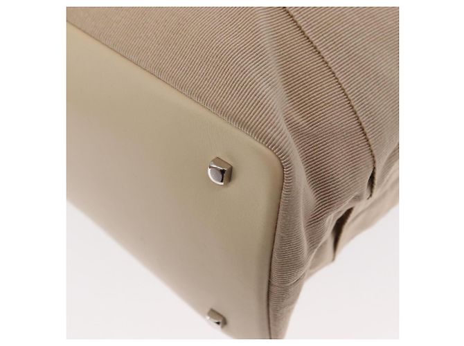 Borsa a mano Gancini in nylon beige e argento di Salvatore Ferragamo Auth ep11986 - vista 16