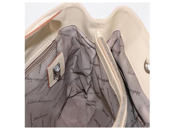 Borsa a mano Gancini in nylon beige e argento di Salvatore Ferragamo Auth ep11986 - vista 17