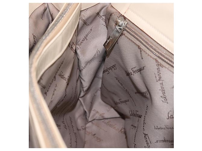 Borsa a mano Gancini in nylon beige e argento di Salvatore Ferragamo Auth ep11986 - vista 18