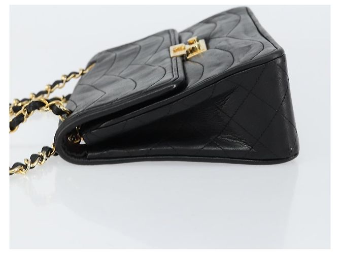 Borsa a Spalla CHANEL in Pelle di Agnello Nera Oro CC Auth bs30716 Nero D'oro - vista 4