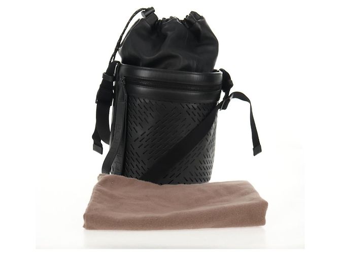 Autre Marque Borsa a spalla a secchiello in pelle forata nera Auth BA6816M di BOTTEGA VENETA Nero - vista 12