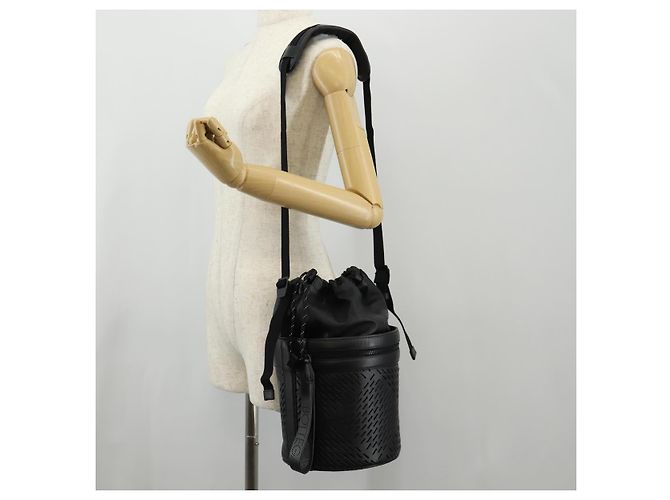 Autre Marque Borsa a spalla a secchiello in pelle forata nera Auth BA6816M di BOTTEGA VENETA Nero - vista 26