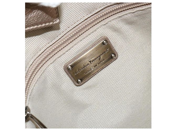 Borsa a mano Vala in pelle beige e oro Auth BA5699 di Salvatore Ferragamo D'oro - vista 17