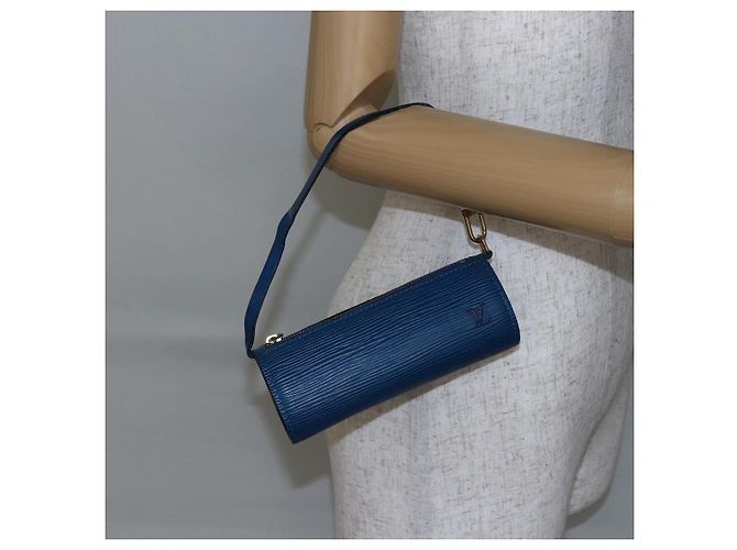 LOUIS VUITTON Pochette Soufflot Epi Blu LV Auth ep11230 - vista 21