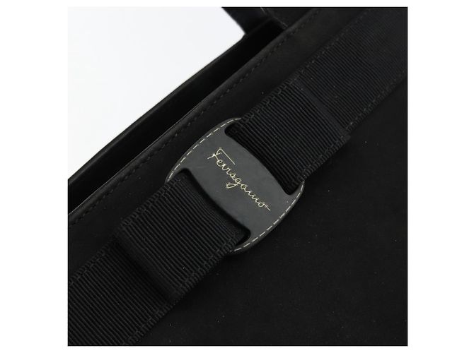 Borsa a mano Vala in suede nero e oro Salvatore Ferragamo Auth BA7982 D'oro - vista 17