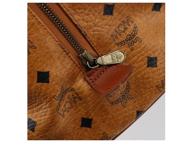 Borsa Boston MCM Logogram Vicetos in pelle PVC marrone e oro Auth am9704 D'oro - vista 10