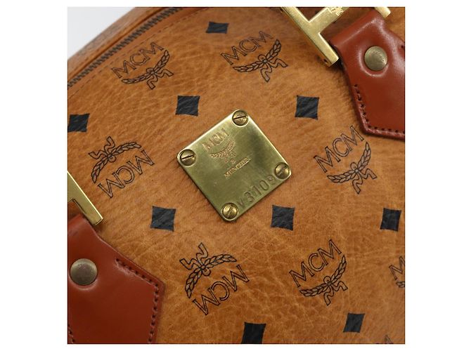 Borsa Boston MCM Logogram Vicetos in pelle PVC marrone e oro Auth am9704 D'oro - vista 12