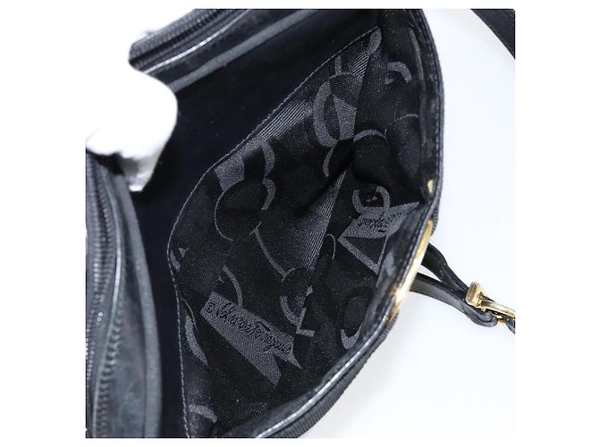 Borsa a Spalla Vala in Pelle Nera e Oro Salvatore Ferragamo Auth BA7671 Nero D'oro - vista 22