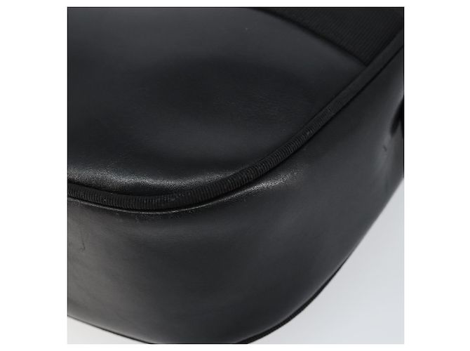 Borsa a Spalla Vala in Pelle Nera e Oro Salvatore Ferragamo Auth BA7671 Nero D'oro - vista 9