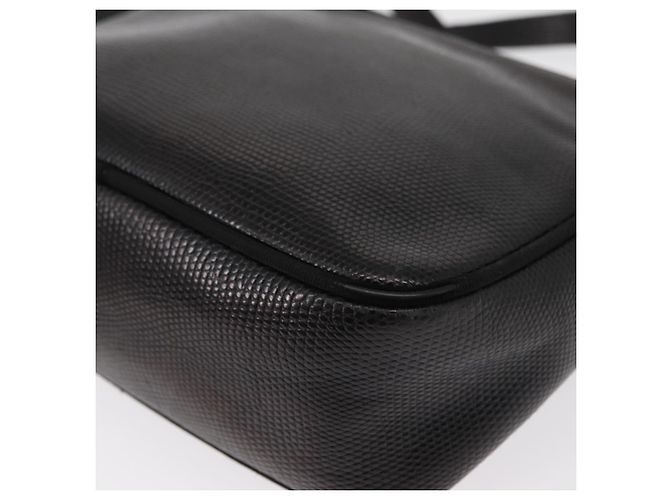 Borsa a Spalla Vala in Pelle Nera e Oro Salvatore Ferragamo Auth BA7662 Nero D'oro - vista 17