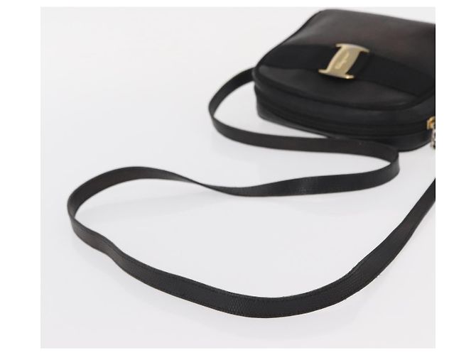 Borsa a Spalla Vala in Pelle Nera e Oro Salvatore Ferragamo Auth BA7662 Nero D'oro - vista 7
