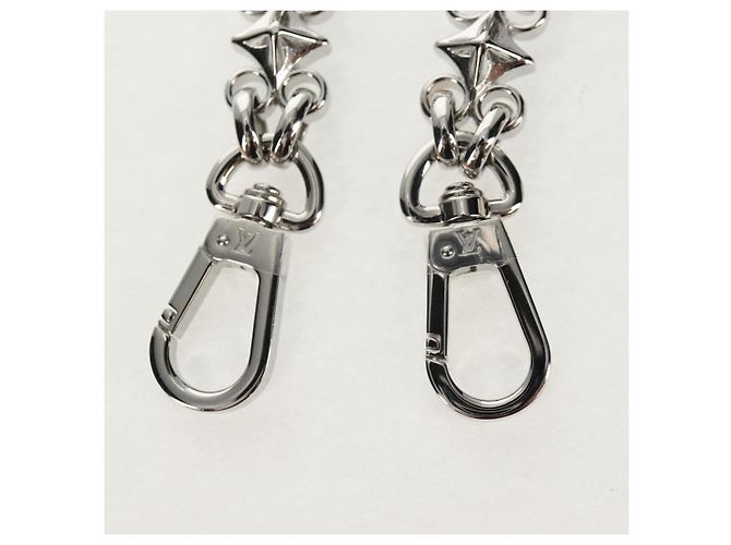 LOUIS VUITTON Cadena de Metal Plata LV Auth 141725M - vista 2