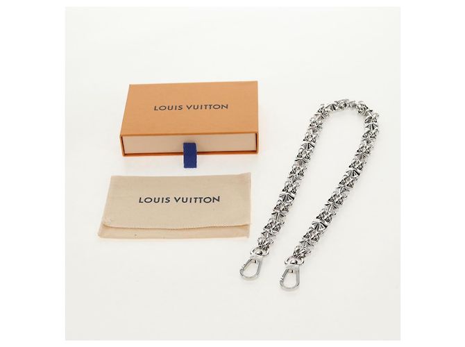 LOUIS VUITTON Cadena de Metal Plata LV Auth 141725M - vista 9