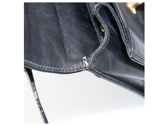 Borsa a Spalla Gancini in Pelle Nera e Oro Salvatore Ferragamo Auth gh1266 Nero D'oro - vista 10