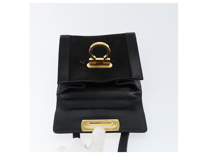 Borsa a Spalla Gancini in Pelle Nera e Oro Salvatore Ferragamo Auth gh1266 Nero D'oro - vista 20
