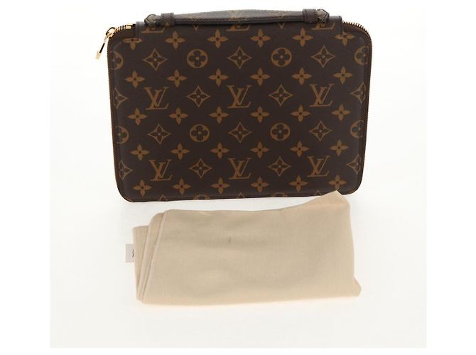 LOUIS VUITTON Monogram iPad Essentials Custodia per iPad M56253 LV Auth 128543M Monogramma - vista 12