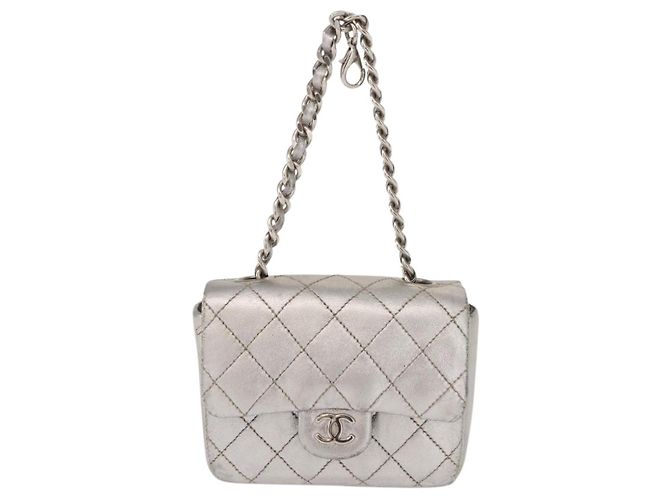 CHANEL Borsa a Mano Matelassé con Catena in Pelle di Agnello CC Argento Auth 148202 - vista 2