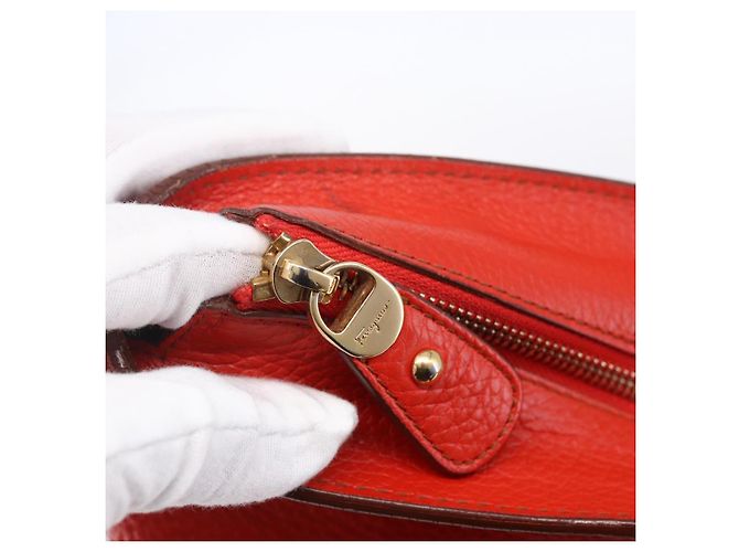 Borsa tote in pelle rossa e oro Auth 121300 di Salvatore Ferragamo - vista 15