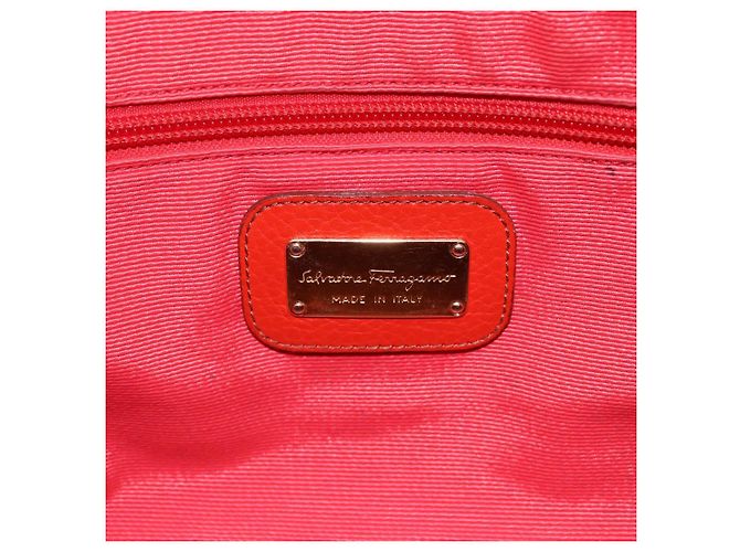 Borsa tote in pelle rossa e oro Auth 121300 di Salvatore Ferragamo - vista 16