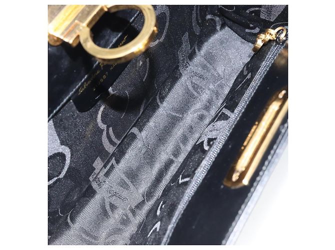 Bolsa de Ombro em Couro Gancini Chain Salvatore Ferragamo Preto Dourado Auth BA7978 - vista 11