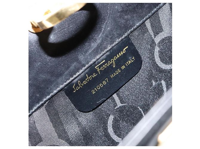 Bolsa de Ombro em Couro Gancini Chain Salvatore Ferragamo Preto Dourado Auth BA7978 - vista 12
