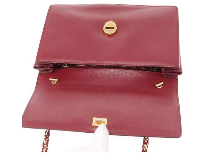 Borsa a Spalla Vala Chain in Pelle Bordeaux e Oro Auth 153977 di Salvatore Ferragamo D'oro Bordò - vista 10