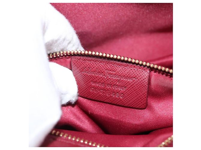 Borsa a Spalla Vala Chain in Pelle Bordeaux e Oro Auth 153977 di Salvatore Ferragamo D'oro Bordò - vista 12