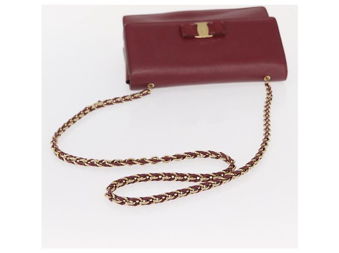 Borsa a Spalla Vala Chain in Pelle Bordeaux e Oro Auth 153977 di Salvatore Ferragamo D'oro Bordò - vista 7