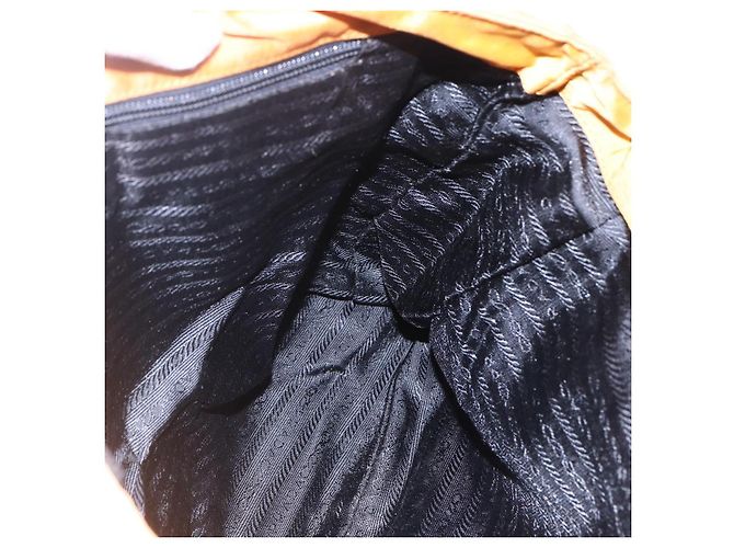 Borsa a Spalla con Catena Prada in Nylon Arancione Oro Auth bs31177 D'oro - vista 20