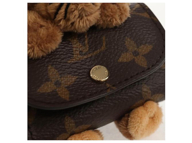 LOUIS VUITTON Monogram LV Charm Monogram Carino Marrone M01561 LV Auth 144001SM Monogramma - vista 14