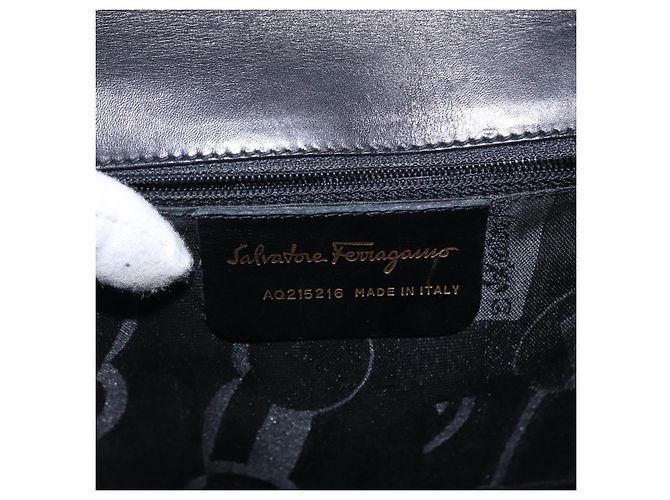 Borsa a mano Vala in pelle 2 in 1 nera e oro Auth BA7663 di Salvatore Ferragamo Nero D'oro - vista 12