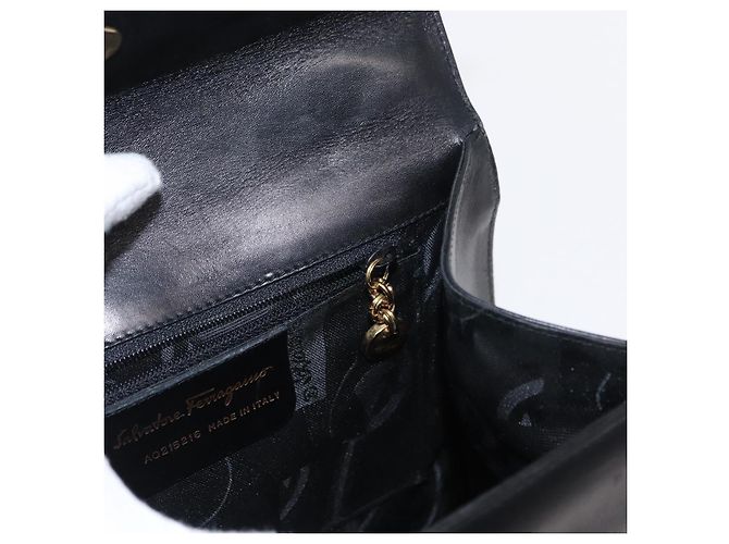 Borsa a mano Vala in pelle 2 in 1 nera e oro Auth BA7663 di Salvatore Ferragamo Nero D'oro - vista 22