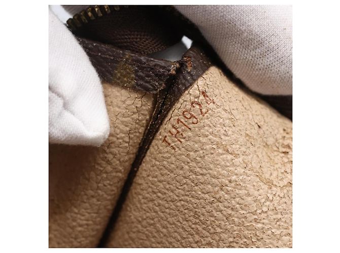 LOUIS VUITTON Poche Toilette Monogram 26 M47542 LV Auth kk587 Monograma - vista 12