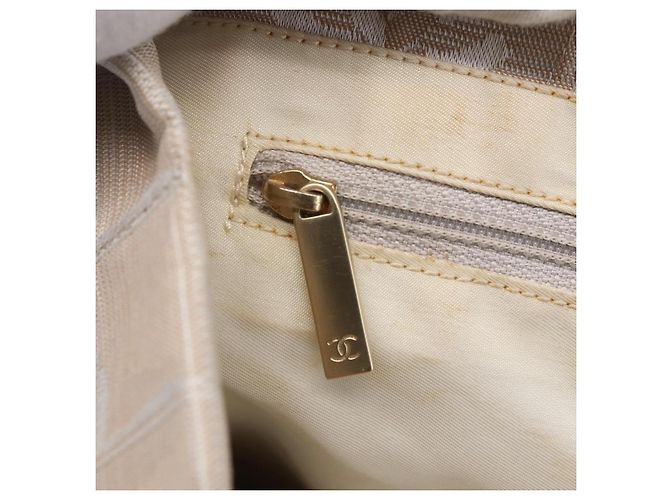 CHANEL Nuova Borsa Tote da Viaggio Nylon Beige Oro CC Auth mr1575 D'oro - vista 16