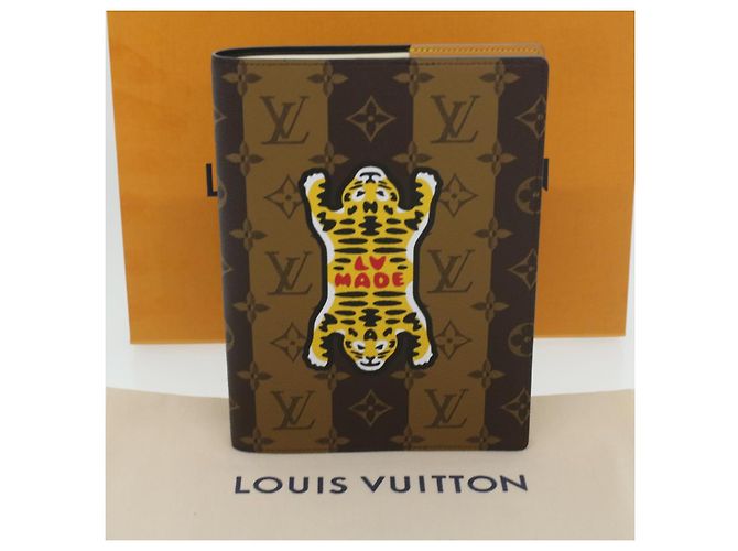 COUVERTURE DE CARNET STRIPE NIGO QUVERTURE LOUIS VUITTON BRUN NOIR GI0720 Auth 38082SM Marron - vue 12