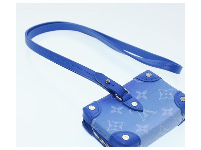 LOUIS VUITTON Pochette Soft Trunk Monogram Clouds Blu M45440 Auth 43556SM Bianco - vista 8