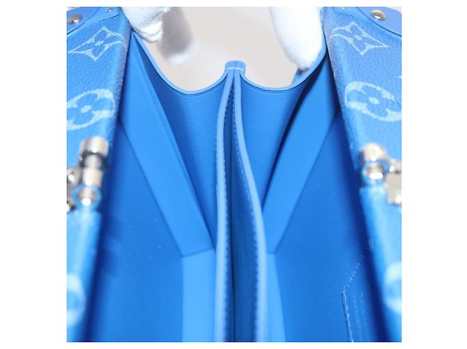 LOUIS VUITTON Monedero Trunk Monogram Clouds Azul M20403 LV Auth 61941SM Blanco - vista 22