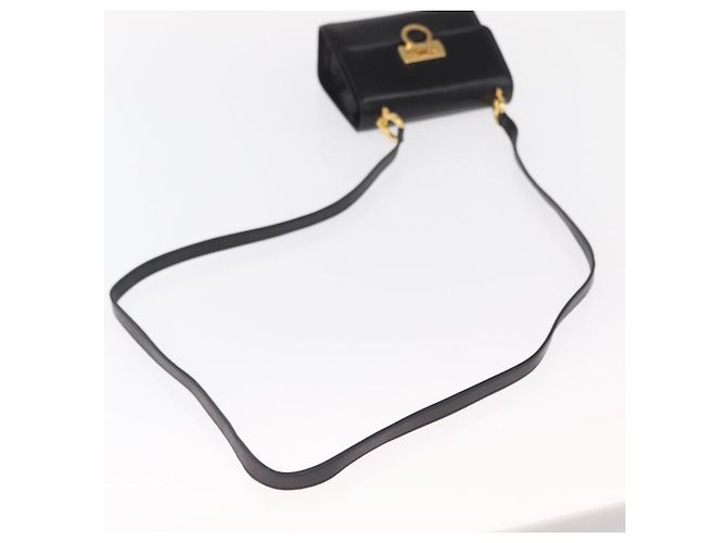 Borsa a Spalla Gancini in Pelle Nera e Oro Salvatore Ferragamo Auth bs31444 Nero D'oro - vista 7