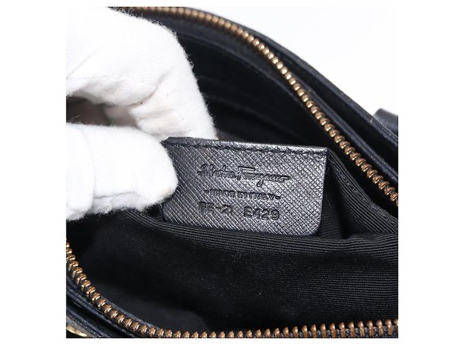 Borsa a mano Gancini in nylon 2 in 1 nera e oro Auth 154686 di Salvatore Ferragamo Nero D'oro - vista 12