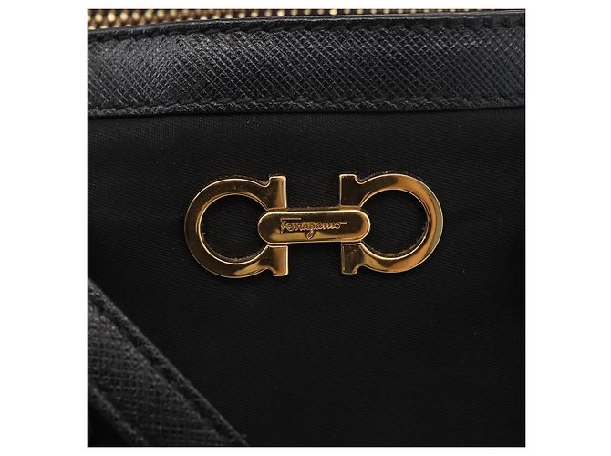 Borsa a mano Gancini in nylon 2 in 1 nera e oro Auth 154686 di Salvatore Ferragamo Nero D'oro - vista 19