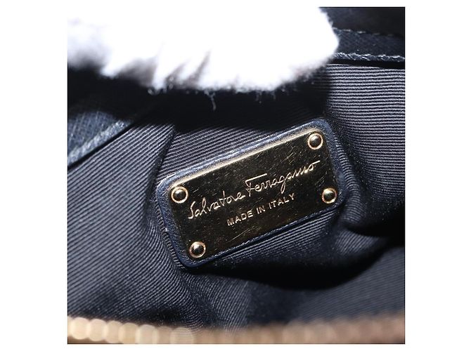 Borsa a mano Gancini in nylon 2 in 1 nera e oro Auth 154686 di Salvatore Ferragamo Nero D'oro - vista 20